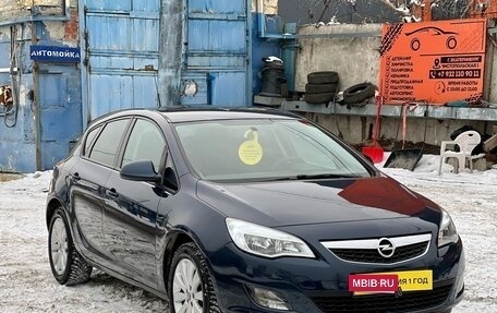 Opel Astra J, 2011 год, 640 000 рублей, 2 фотография