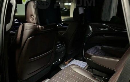 Cadillac Escalade V, 2021 год, 13 000 000 рублей, 3 фотография
