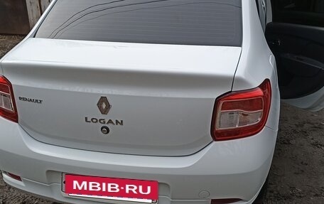 Renault Logan II, 2017 год, 900 000 рублей, 6 фотография