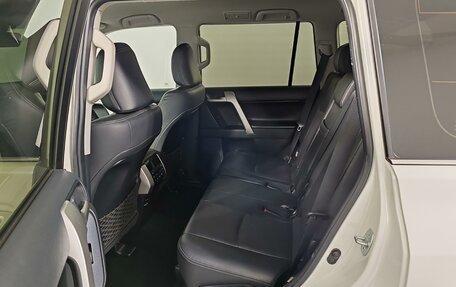 Toyota Land Cruiser Prado 150 рестайлинг 2, 2018 год, 4 590 000 рублей, 12 фотография