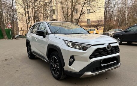 Toyota RAV4, 2023 год, 3 900 000 рублей, 1 фотография