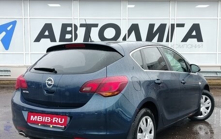 Opel Astra J, 2011 год, 631 000 рублей, 2 фотография