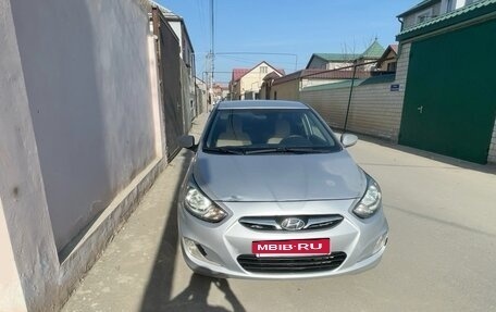 Hyundai Solaris II рестайлинг, 2013 год, 685 000 рублей, 2 фотография