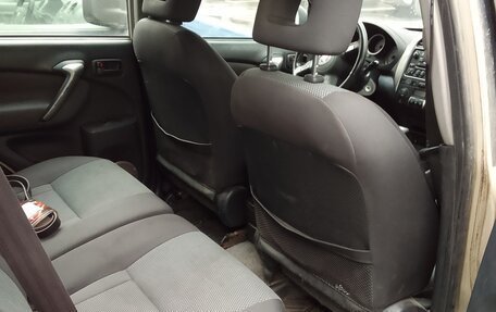 Toyota RAV4, 2004 год, 650 000 рублей, 9 фотография