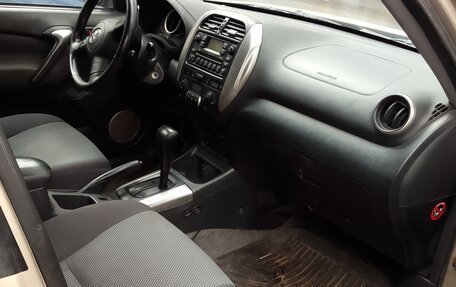 Toyota RAV4, 2004 год, 650 000 рублей, 8 фотография