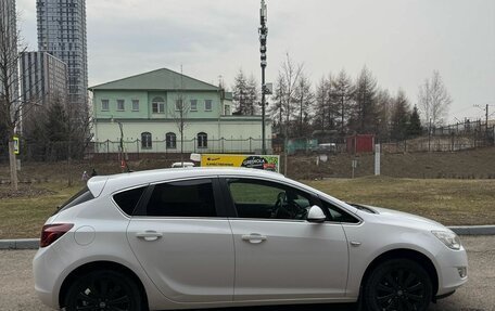 Opel Astra J, 2011 год, 780 000 рублей, 2 фотография