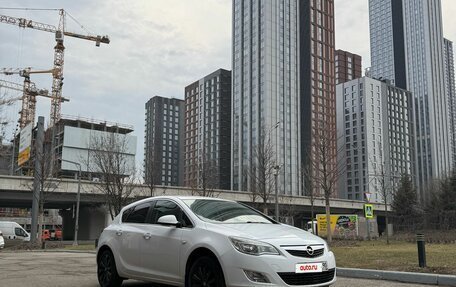 Opel Astra J, 2011 год, 780 000 рублей, 7 фотография