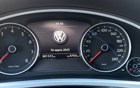 Volkswagen Touareg III, 2012 год, 1 800 000 рублей, 8 фотография