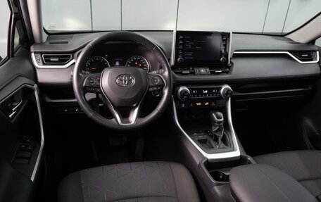 Toyota RAV4, 2019 год, 2 799 000 рублей, 6 фотография