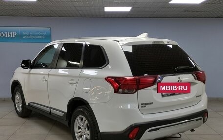 Mitsubishi Outlander III рестайлинг 3, 2019 год, 2 233 000 рублей, 7 фотография