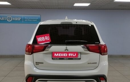 Mitsubishi Outlander III рестайлинг 3, 2019 год, 2 233 000 рублей, 6 фотография