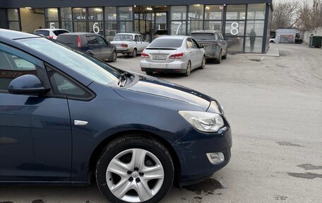 Opel Astra J, 2010 год, 800 000 рублей, 4 фотография