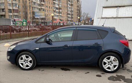 Opel Astra J, 2010 год, 800 000 рублей, 11 фотография