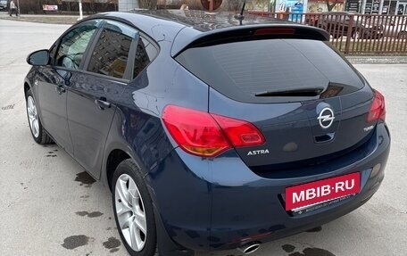 Opel Astra J, 2010 год, 800 000 рублей, 9 фотография