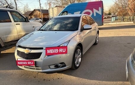 Chevrolet Cruze II, 2011 год, 800 000 рублей, 3 фотография