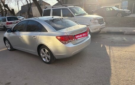 Chevrolet Cruze II, 2011 год, 800 000 рублей, 4 фотография