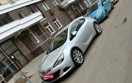 Opel Astra J, 2012 год, 930 000 рублей, 2 фотография