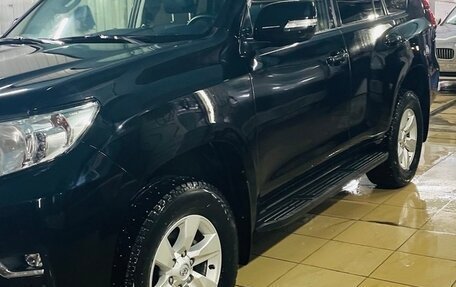 Toyota Land Cruiser Prado 150 рестайлинг 2, 2019 год, 5 000 000 рублей, 10 фотография