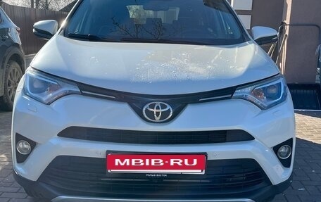 Toyota RAV4, 2017 год, 2 100 000 рублей, 2 фотография