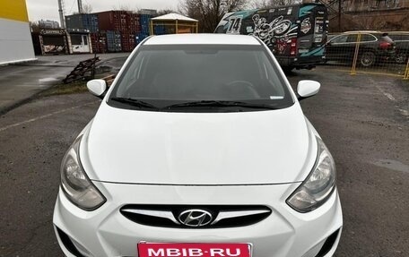 Hyundai Solaris II рестайлинг, 2012 год, 1 120 000 рублей, 11 фотография