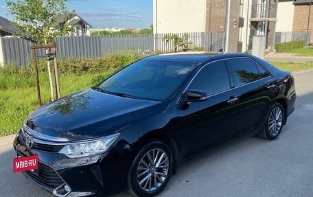 Toyota Camry, 2017 год, 2 150 000 рублей, 3 фотография