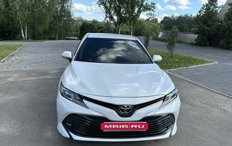 Toyota Camry, 2021 год, 3 200 000 рублей, 9 фотография