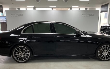 Mercedes-Benz E-Класс, 2022 год, 3 300 003 рублей, 5 фотография