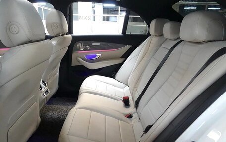 Mercedes-Benz E-Класс, 2021 год, 3 179 000 рублей, 11 фотография