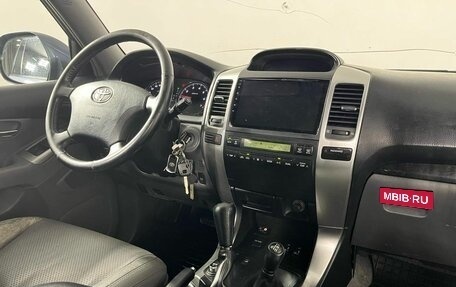 Toyota Land Cruiser Prado 120 рестайлинг, 2007 год, 2 100 000 рублей, 13 фотография