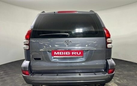 Toyota Land Cruiser Prado 120 рестайлинг, 2007 год, 2 100 000 рублей, 6 фотография