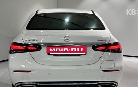 Mercedes-Benz E-Класс, 2022 год, 4 070 000 рублей, 3 фотография
