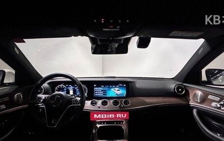 Mercedes-Benz E-Класс, 2022 год, 4 070 000 рублей, 12 фотография