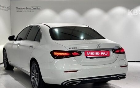 Mercedes-Benz E-Класс, 2022 год, 4 070 000 рублей, 2 фотография