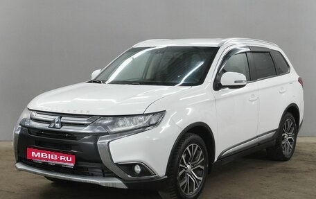 Mitsubishi Outlander III рестайлинг 3, 2018 год, 1 585 000 рублей, 1 фотография