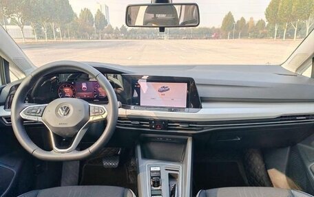 Volkswagen Golf VIII, 2021 год, 1 410 000 рублей, 7 фотография