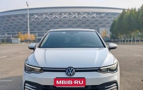 Volkswagen Golf VIII, 2021 год, 1 410 000 рублей, 2 фотография