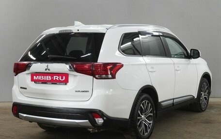 Mitsubishi Outlander III рестайлинг 3, 2018 год, 1 585 000 рублей, 5 фотография