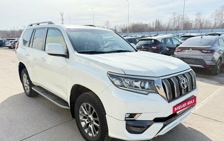 Toyota Land Cruiser Prado 150 рестайлинг 2, 2019 год, 5 321 000 рублей, 2 фотография