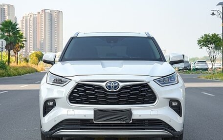 Toyota Highlander, 2022 год, 3 800 000 рублей, 6 фотография