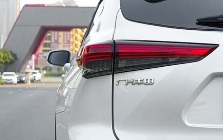 Toyota Highlander, 2022 год, 3 800 000 рублей, 11 фотография