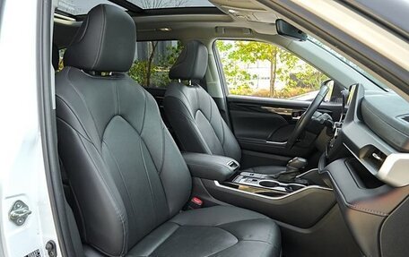 Toyota Highlander, 2022 год, 3 800 000 рублей, 17 фотография