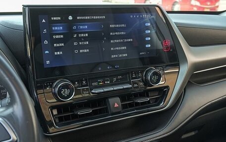 Toyota Highlander, 2022 год, 3 800 000 рублей, 12 фотография