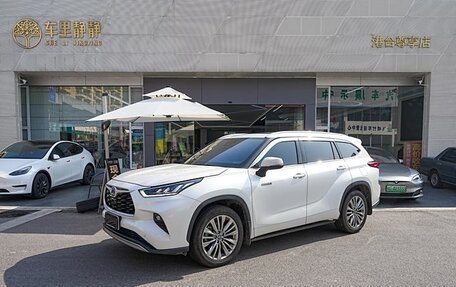 Toyota Highlander, 2022 год, 3 800 000 рублей, 24 фотография