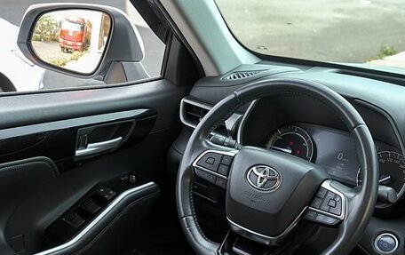 Toyota Highlander, 2022 год, 3 800 000 рублей, 38 фотография