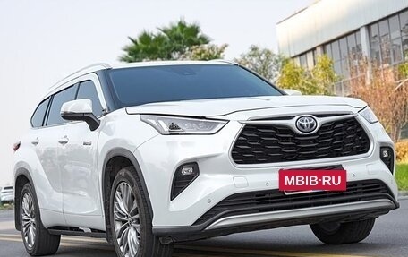 Toyota Highlander, 2022 год, 3 800 000 рублей, 32 фотография