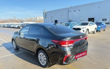 KIA Rio IV, 2017 год, 911 000 рублей, 4 фотография