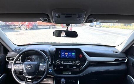 Toyota Highlander, 2022 год, 3 400 000 рублей, 9 фотография