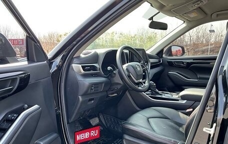 Toyota Highlander, 2022 год, 3 400 000 рублей, 8 фотография