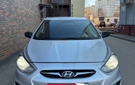 Hyundai Solaris II рестайлинг, 2012 год, 630 000 рублей, 2 фотография