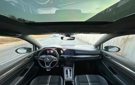 Volkswagen Golf VIII, 2022 год, 1 590 000 рублей, 7 фотография